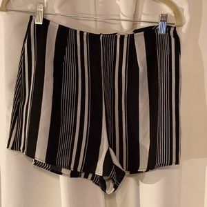 SHYM Striped shorts